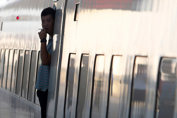 Harsher punishment for smoking on high-speed trains