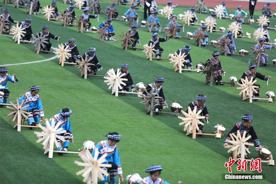 Women set world record by spinning together