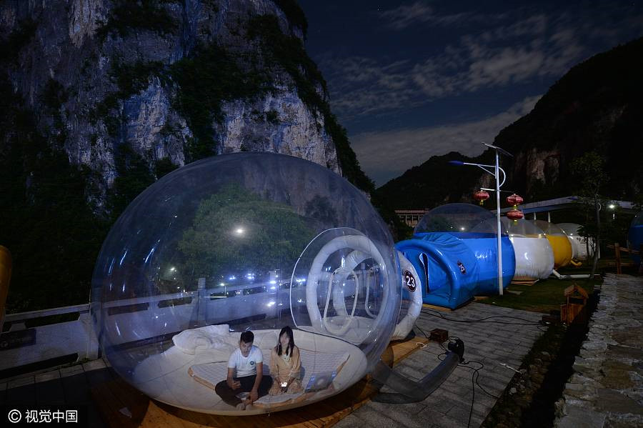 Transparent domes offer spectacular view of night sky in Hunan