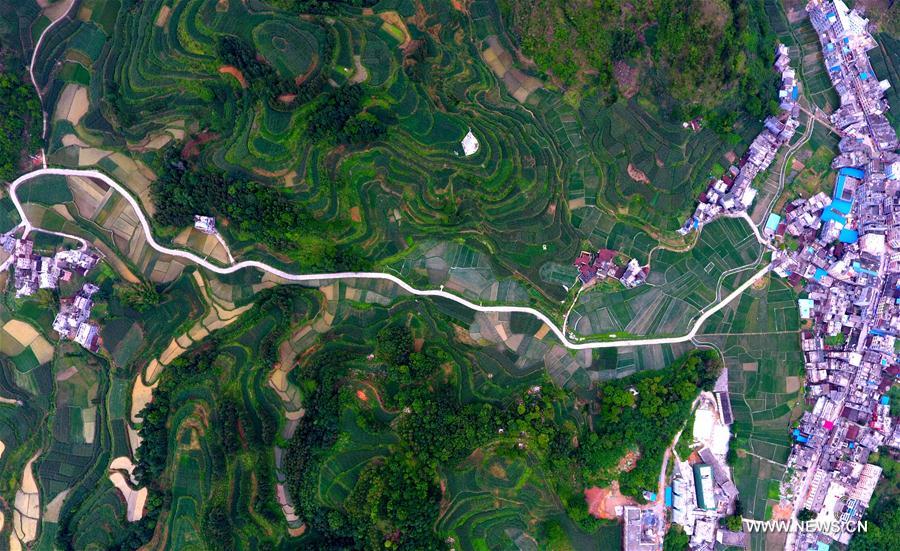 Guangxi strengthens road construction efforts in poor rural areas