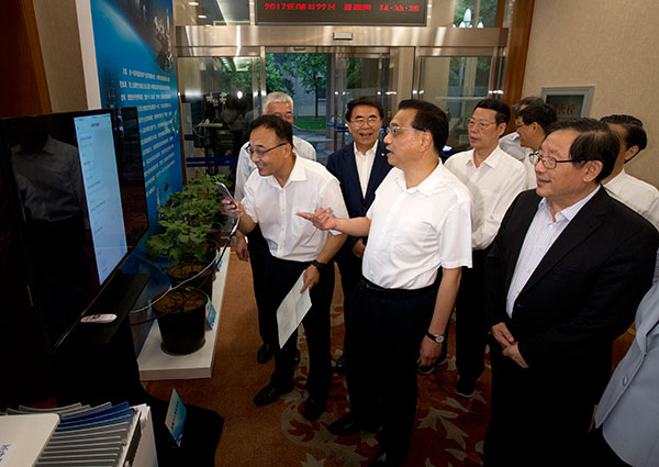 Innovation, technology key to progress, Li says