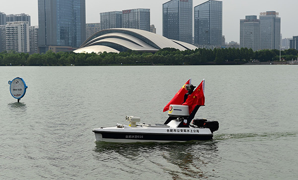 Robotic rescue boat to replace lifeguards