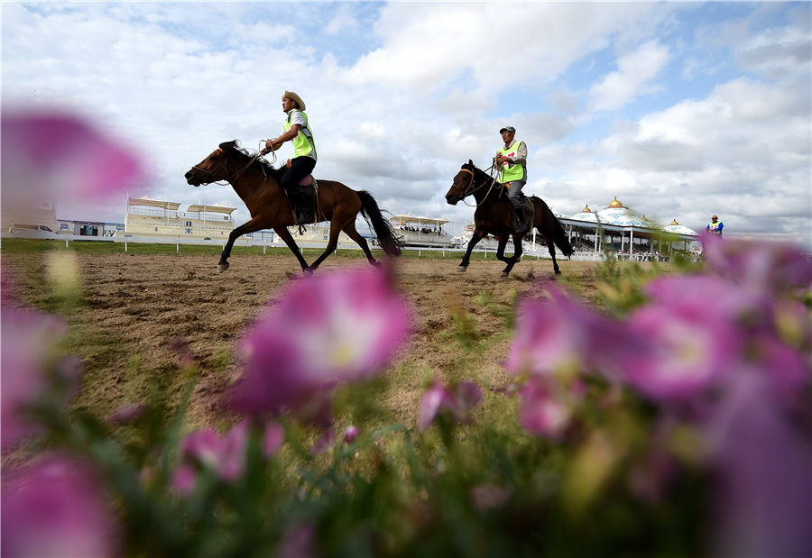 Nadam fair opens in N China's Inner Mongolia