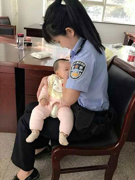 Photo of bailiff feeding defendant's baby goes viral