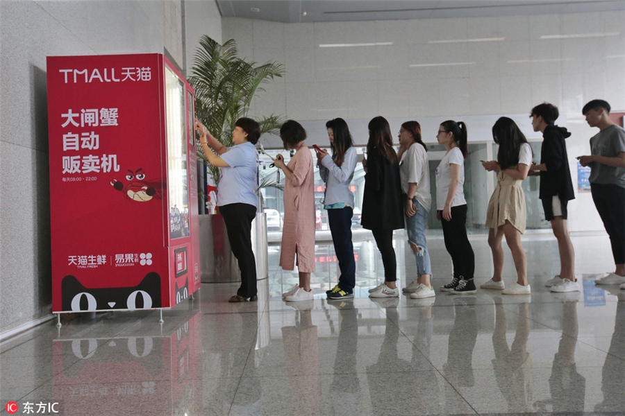Customers rush to hairy crab vending machine