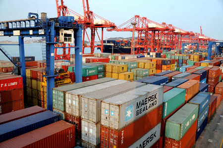 China's trade surplus hits $22.89b in Nov