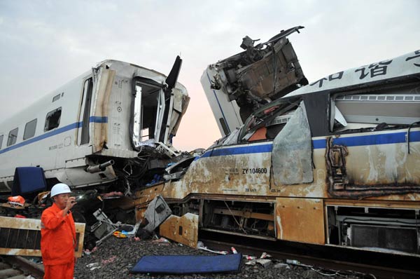 At least 35 dead in E China train crash
