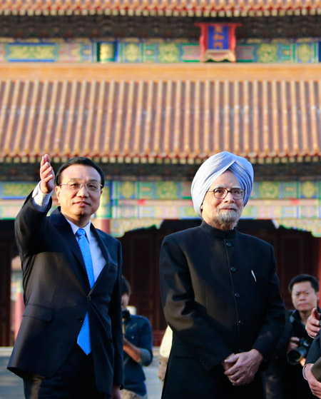Li escorts Indian PM on Forbidden City tour