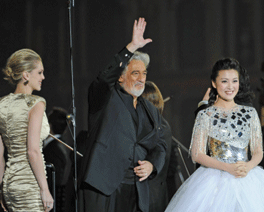 Placido Domingo and peace at the Great Wall