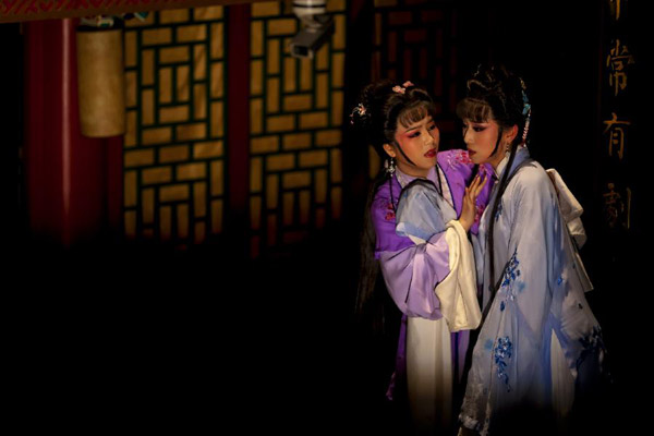 Yue Opera play 'Story of the Stone' on show in Beijing