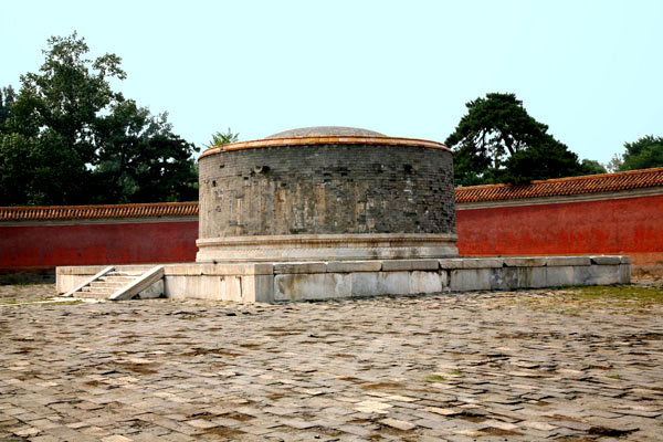 The Western Qing Tombs: history on the outskirts