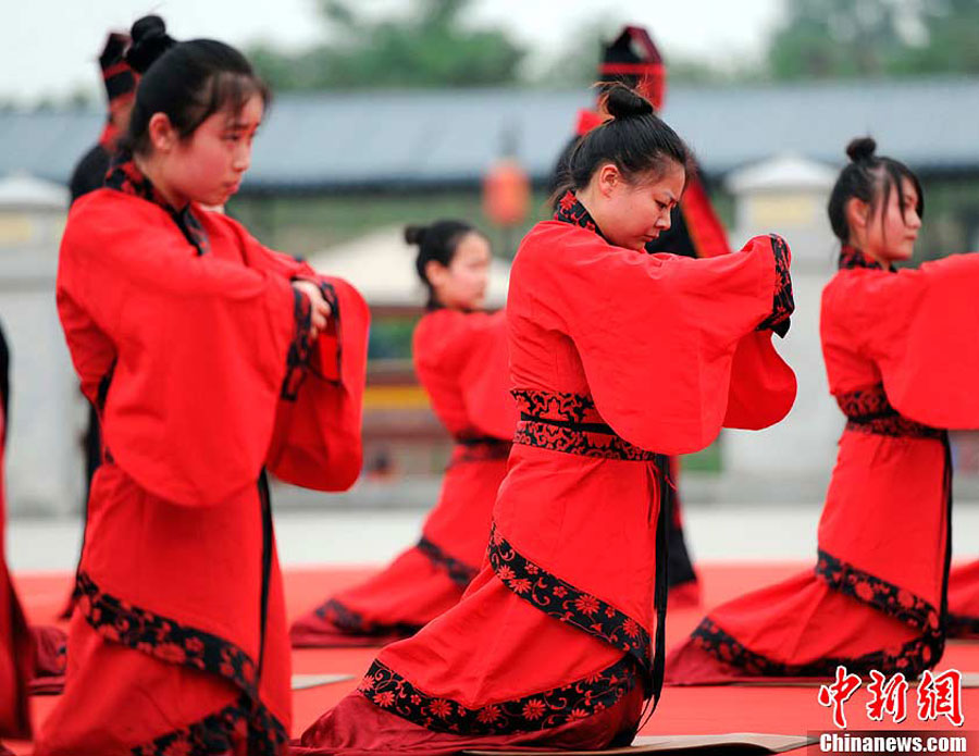 Ancient coming-of-age ceremony revived in Xi’an