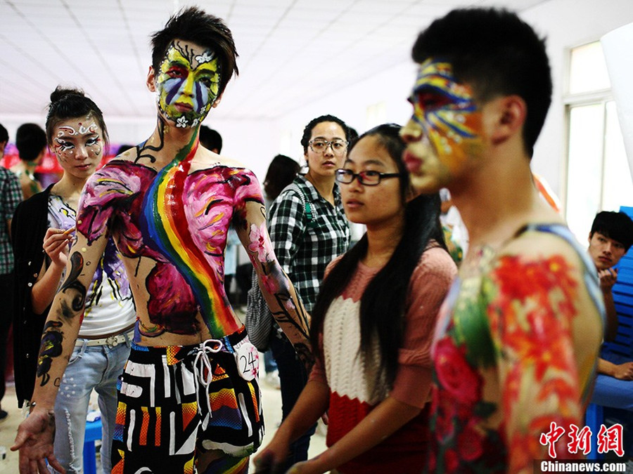 Body painting contest held in E China's Nanjing