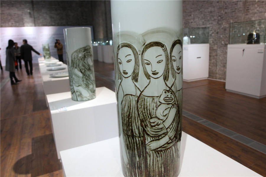 Ceramic art showcased in Jiangsu