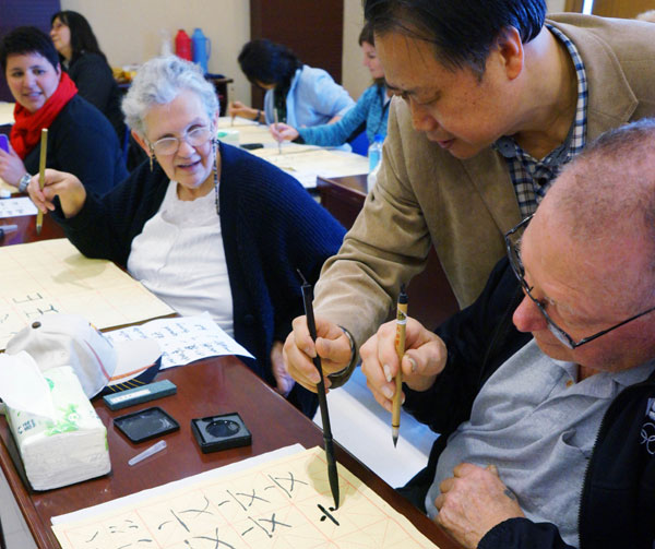 Foreigners enlightened by Chinese calligraphy