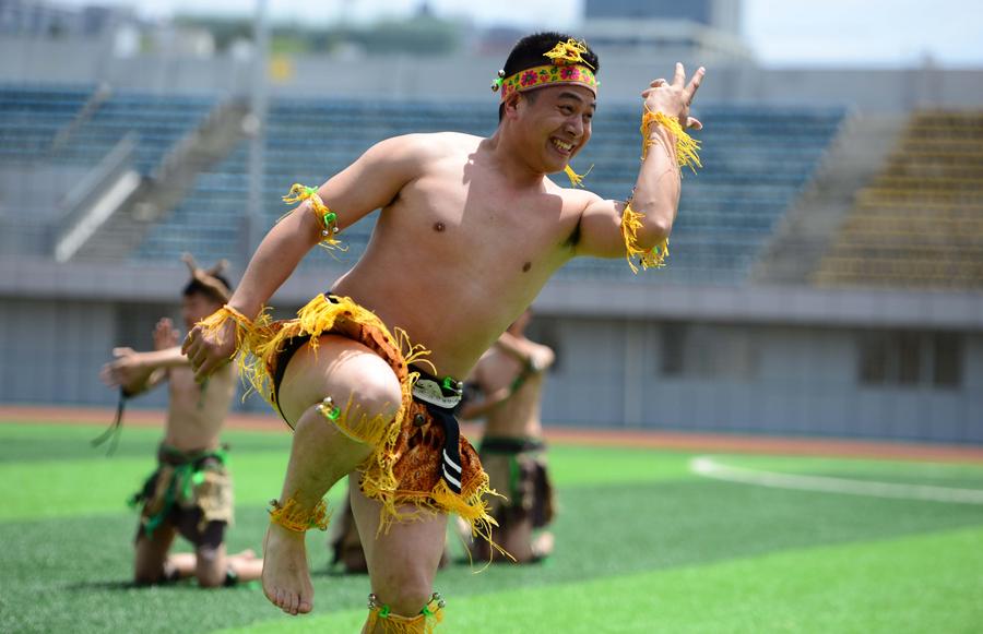 Students try unusual folk dance