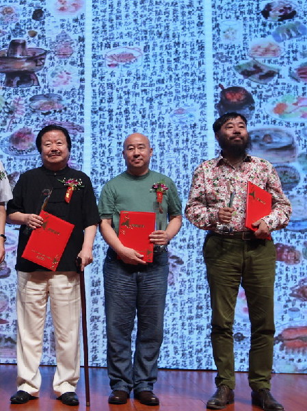 China's art market hosts first awards