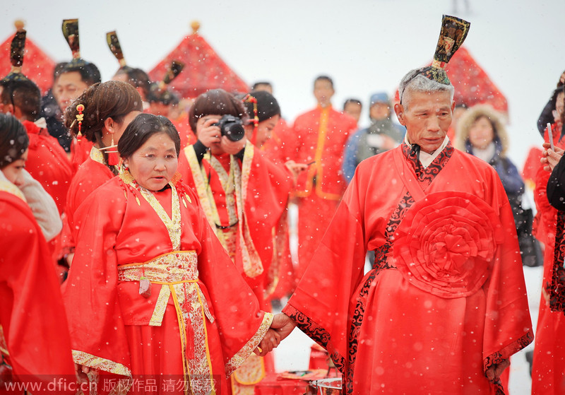 Chongqing collective wedding applies for Guinness records