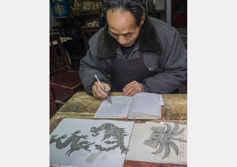 Danyang's wood carving faces extinction