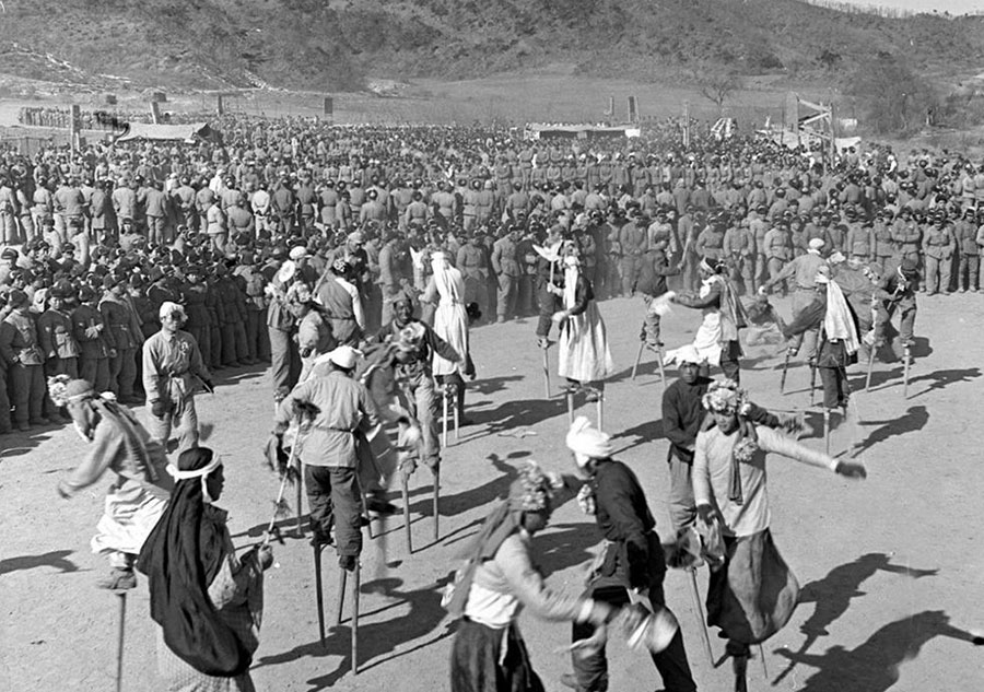 New Year scenes preserved in old photos