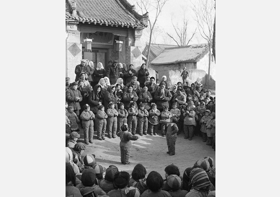 New Year scenes preserved in old photos