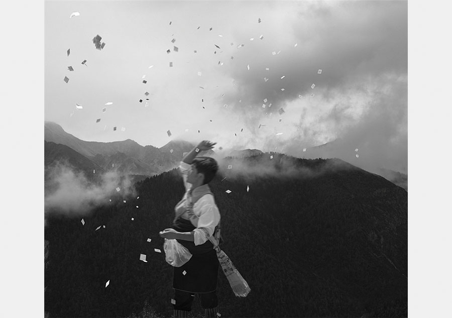 Stunning images of devout Tibetan Buddhist pilgrims