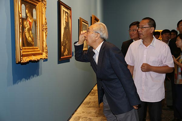 Show tracing Chinese oil painting opens in Nanjing