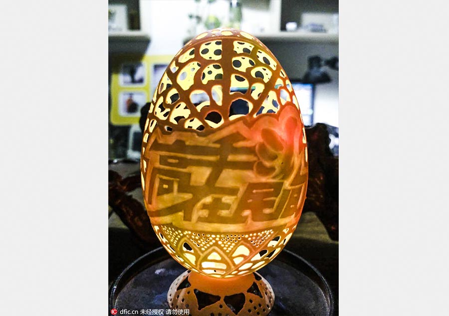 Egg carving master challenges Guinness World Record