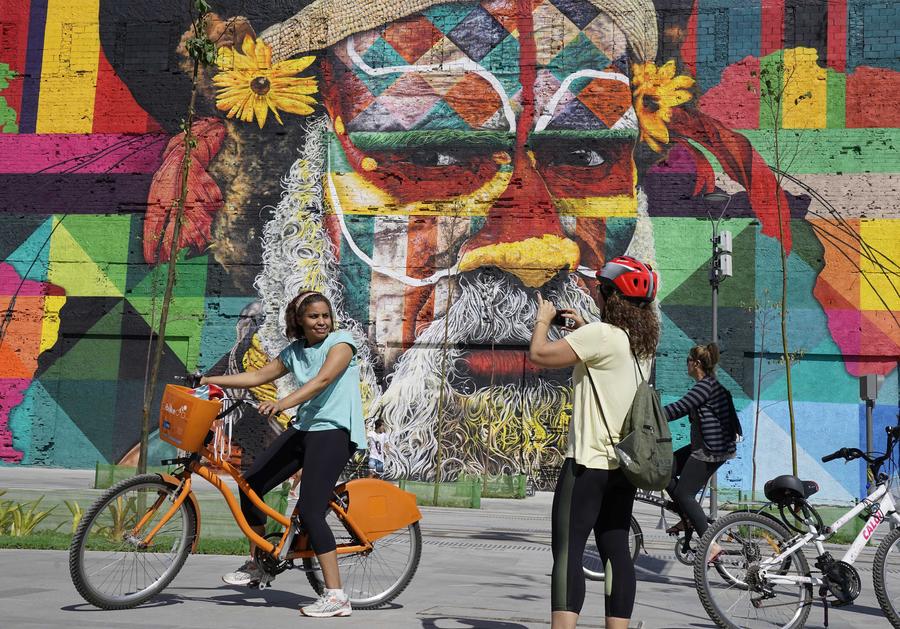 Giant graffiti painting greets Rio 2016 Olympic Games in Brazil