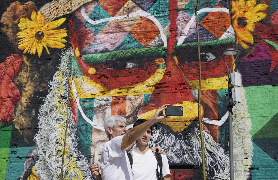 Giant graffiti painting greets Rio 2016 Olympic Games in Brazil