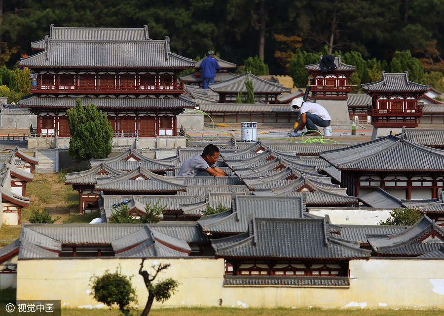 Miniature replica of Daming Palace shows craftsmanship