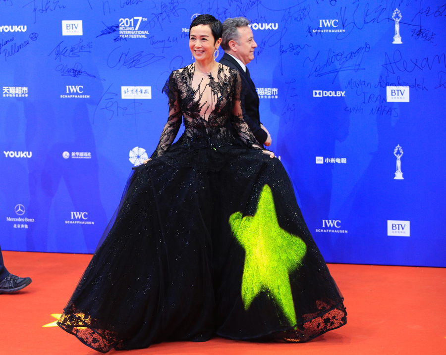Stars walk the red carpet as Beijing Film Fest ends
