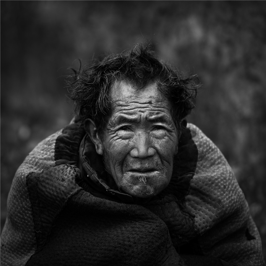 Photographers capture daily life of mountainous Yi people