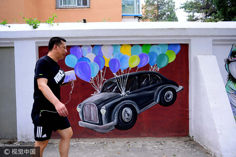 Colorful graffiti art brightens street in Shenyang