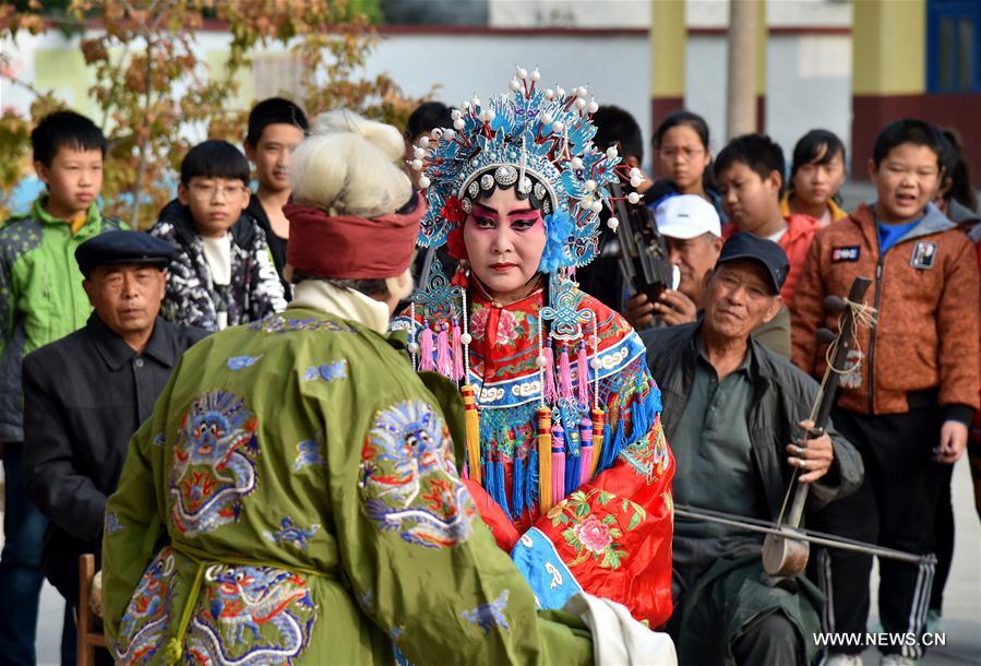 Villagers in Hebei enjoy performing local opera Sixian