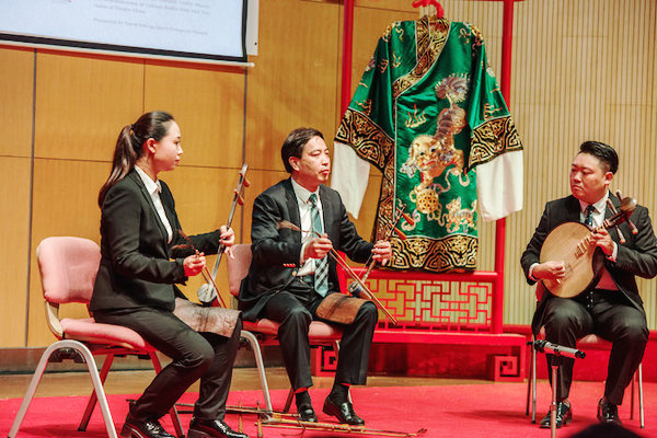 Chinese Cultural Talk: Artists show charm of Peking Opera in Mauritius