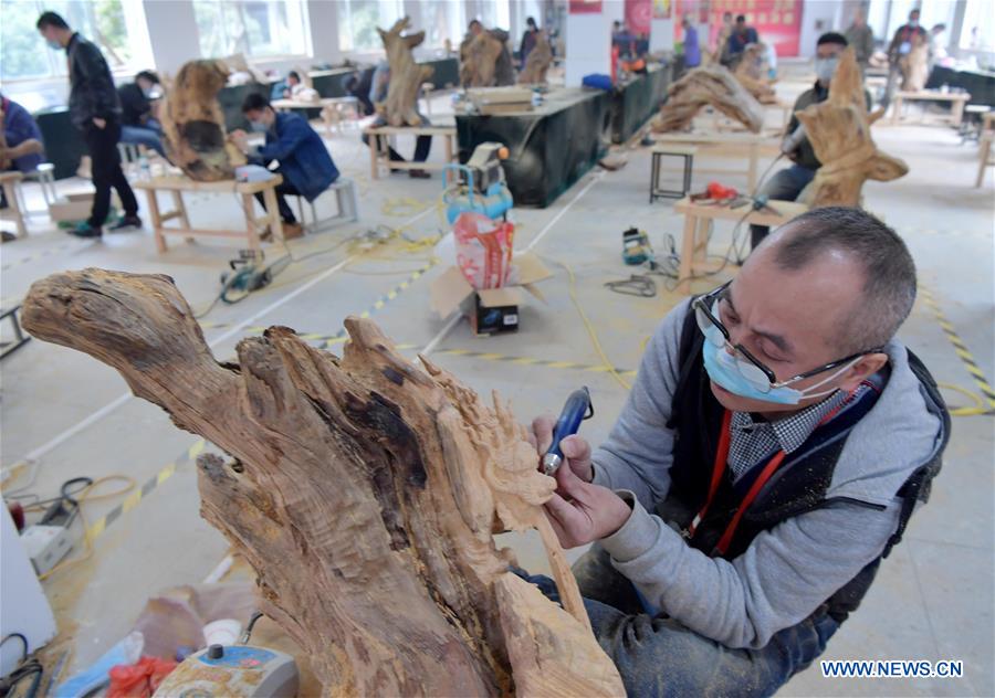 National carving vocational skill contest held in E China's Jiangxi