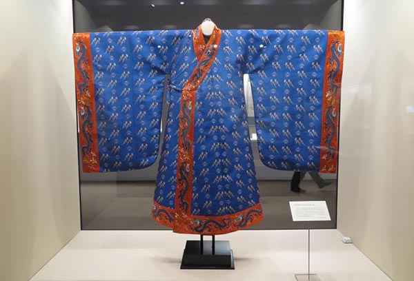 Exhibition showcases China's finest brocade in different dynasties