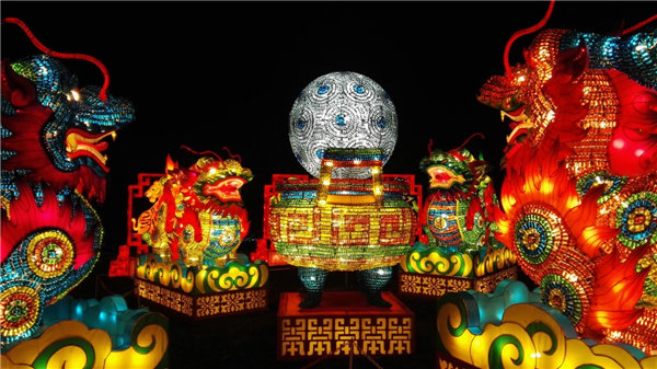 Chinese giant lanterns illuminate Edinburgh Zoo