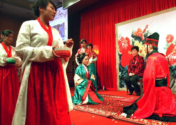 Traditional wedding with style of Han and Tang dynasties held in Luoyang, China's Henan