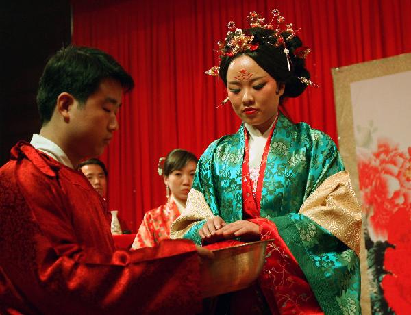 Traditional wedding with style of Han and Tang dynasties held in Luoyang, China's Henan