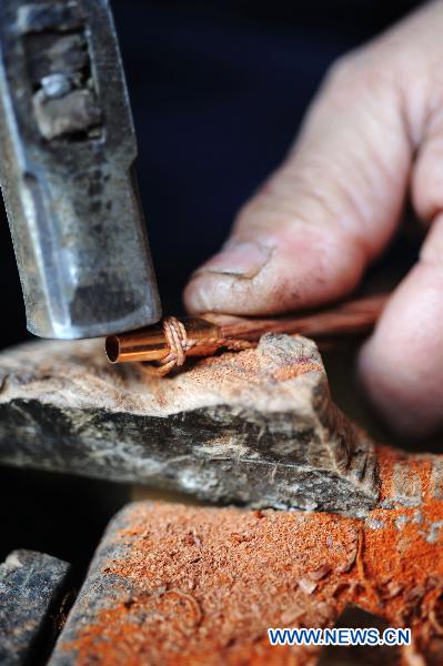 Steelyard craftsman in central China