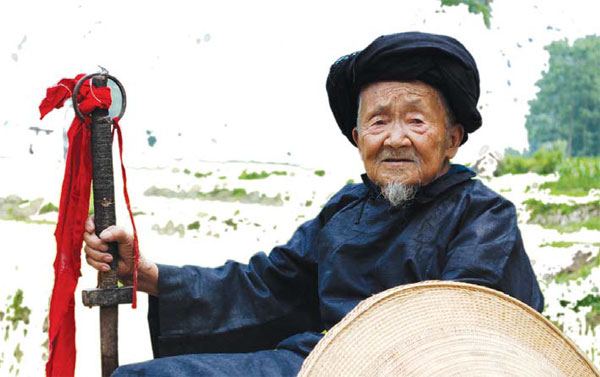 Folk singer pushes to preserve a Miao epic