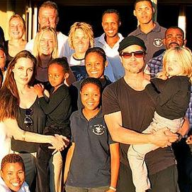 The Jolie-Pitts' Namibia Christmas: all the details!