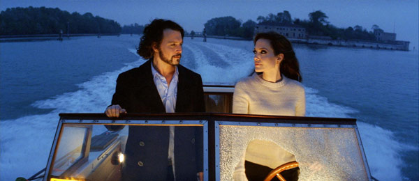 Depp, Jolie bring old Hollywood glamour to 'The Tourist'