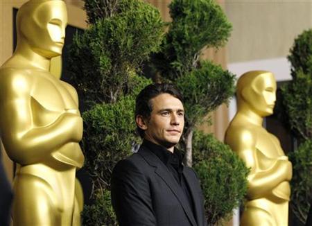 Oscar producers seek tweeting moms on awards night