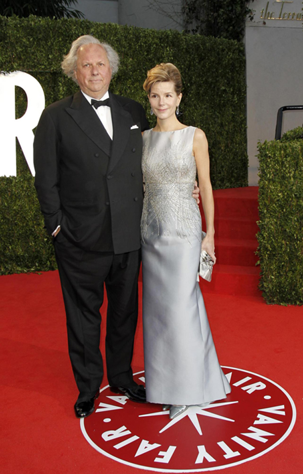 Celebrities arrive at the 2011 Vanity Fair Oscar party