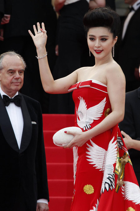 Stars shine on red carpet for the opening ceremony of 64th Cannes Film Festival