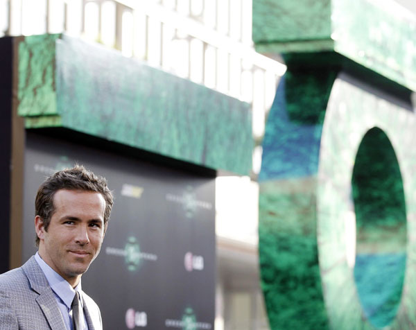 'Green Lantern' falls short at box office