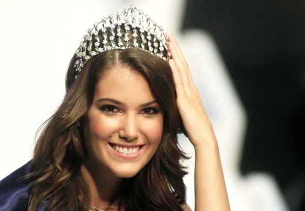 Szunai is crowned Miss World Hungary